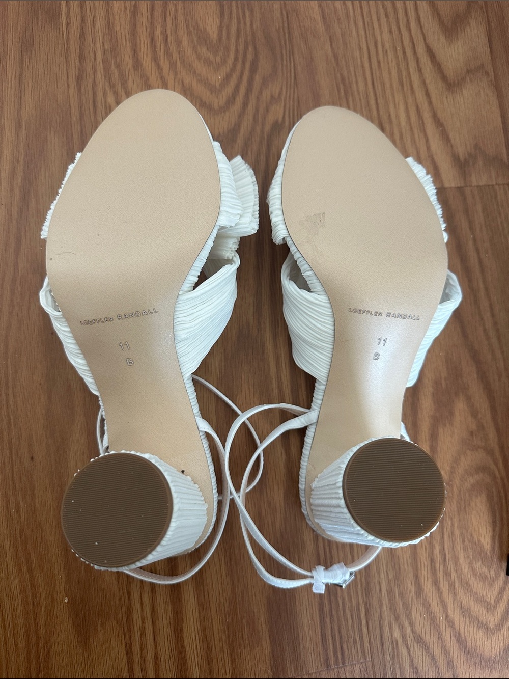 Loeffler Randall White Knotted Bow Heels - Picture 3 of 3